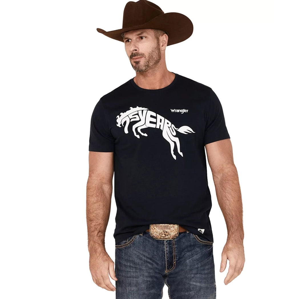 Men's western boots with a decorative inlay on the toe and heelWrangler 75 Years Horse Tee Men's western boots with a decorative inlay on the toe and heelWrangler 75 Years Horse Tee