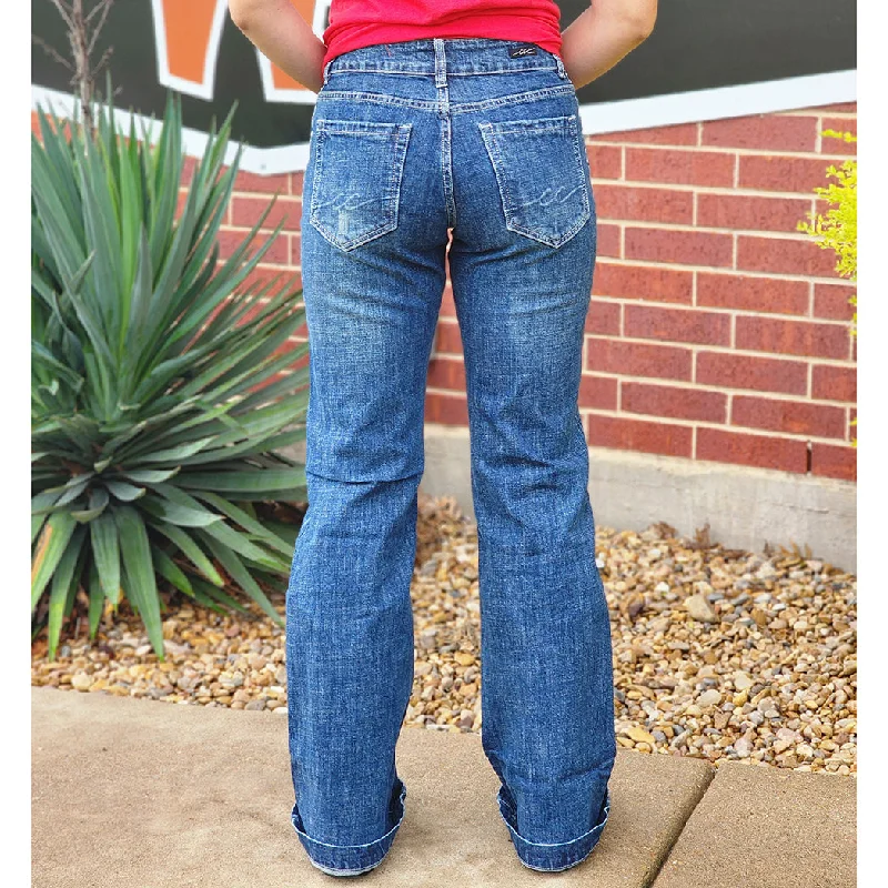 Men's western boots with a traditional western boot silhouette and a polished shineCC Wide Leg Trouser Men's western boots with a traditional western boot silhouette and a polished shineCC Wide Leg Trouser