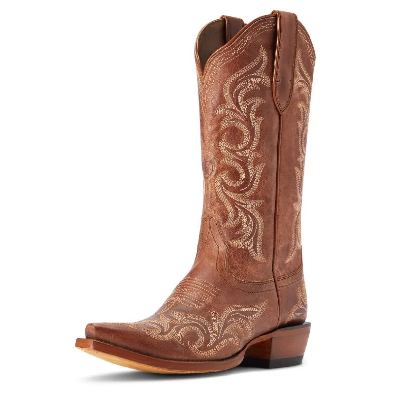 Men's western boots with a traditional western boot silhouette and a polished shineAriat Women's Hazen Whiskey Barrel boots