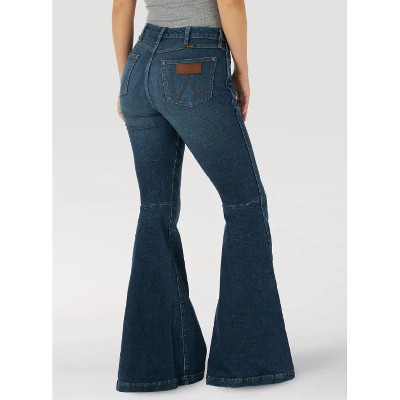 Men's western boots with a silver - toned hardware and accentsWrangler Women's High Rise Jana Flare Jeans Men's western boots with a silver - toned hardware and accentsWrangler Women's High Rise Jana Flare Jeans