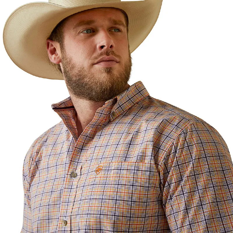 Men's western boots with a suede shaft and a leather soleAriat Men's Short Sleeve Macklin Classic Fit Men's western boots with a suede shaft and a leather soleAriat Men's Short Sleeve Macklin Classic Fit